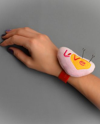 Игольница на руку р.5х8 см арт. 11083 Игольница на руку р.5х8 см арт. 11083